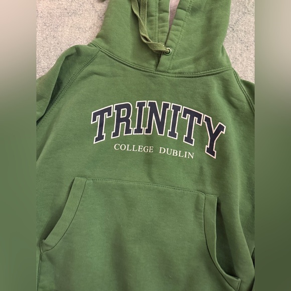 Trinity College Dublin child’s M/L hoodie from Ireland - Picture 2 of 9
